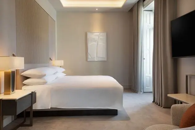 Premium Oda, 1 En Büyük (King) Boy Yatak, Balkon, Şehir Manzaralı