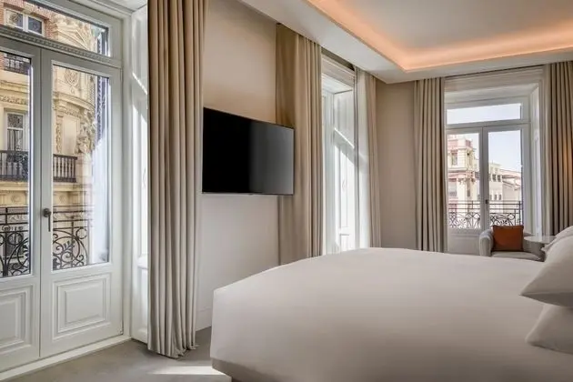 Premium Oda, 1 En Büyük (King) Boy Yatak, Şehir Manzaralı, Köşe