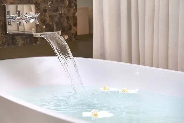 Deluxe Oda, 2 Çift Kişilik Yatak, Kısmi Deniz Manzarası