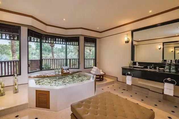 Süit, 1 Yatak Odası, Okyanusa Sıfır (Whirlpool)