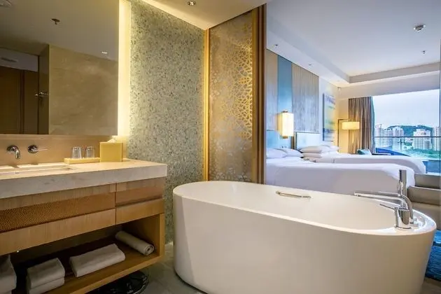 Oda, 2 Çift Kişilik Yatak, Balkon, Kısmi Deniz Manzarası