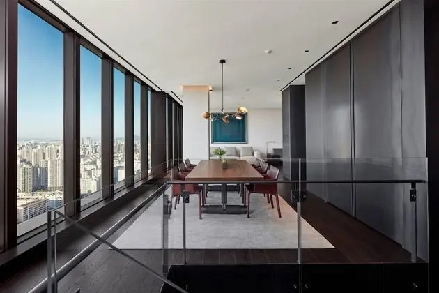 Ambassador Penthouse, 1 King Bed, 1 Bedroom, Non Smoking, River View (Executive Lounge Access)