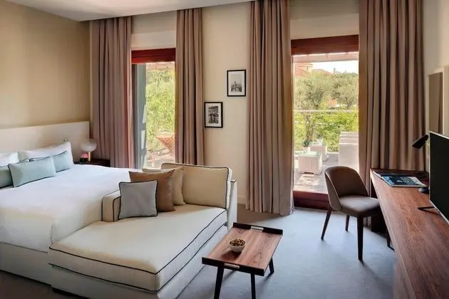 Deluxe Oda, 1 En Büyük (King) Boy Yatak