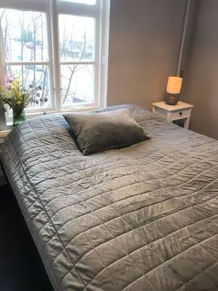 Tek Büyük Yataklı Oda, Ortak Banyo