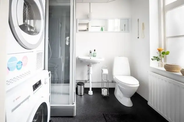 Tek Büyük Yataklı Oda, Ortak Banyo