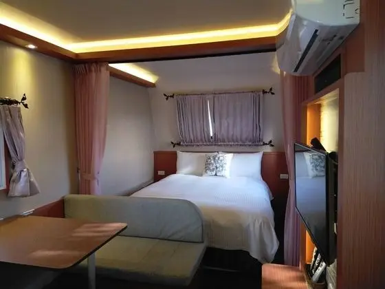 Standard Tek Büyük Yataklı Oda