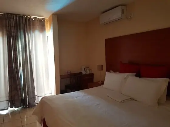 Tek Büyük Yataklı Oda, 1 Çift Kişilik Yatak