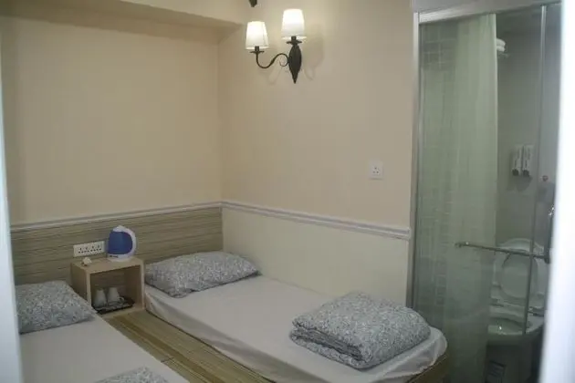 İki Ayrı Yataklı Oda, Penceresiz