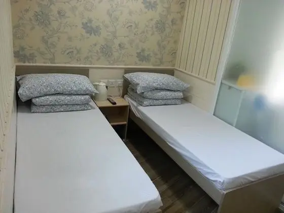 İki Ayrı Yataklı Oda, Penceresiz