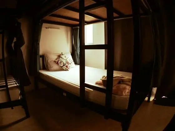 Standard Oda (6 Bed mixed dorm A/C + Fan)