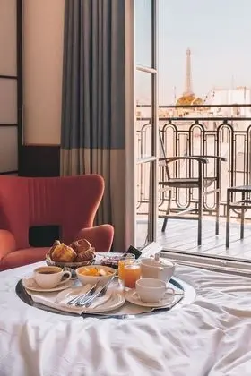 Executive Oda (Eiffel Tower View)