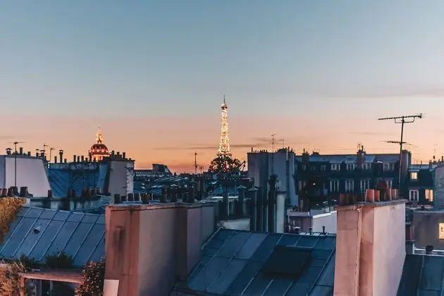 Executive Oda (Eiffel Tower View)
