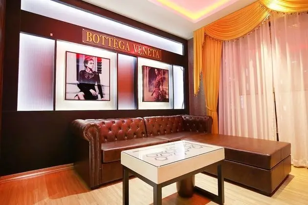 Premier Room (Party) - On site payment for more than 2 people