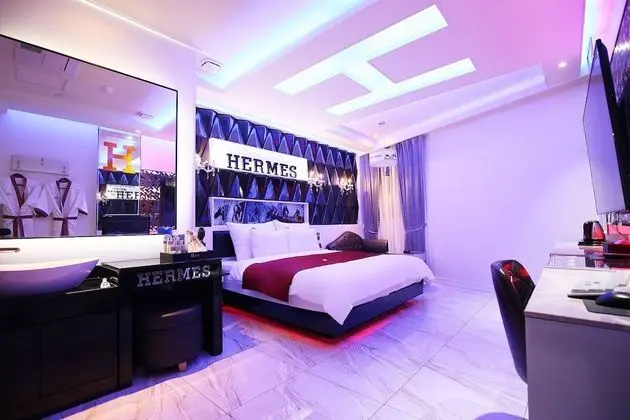 Premium Oda (Onsite payment for more than 2 people)