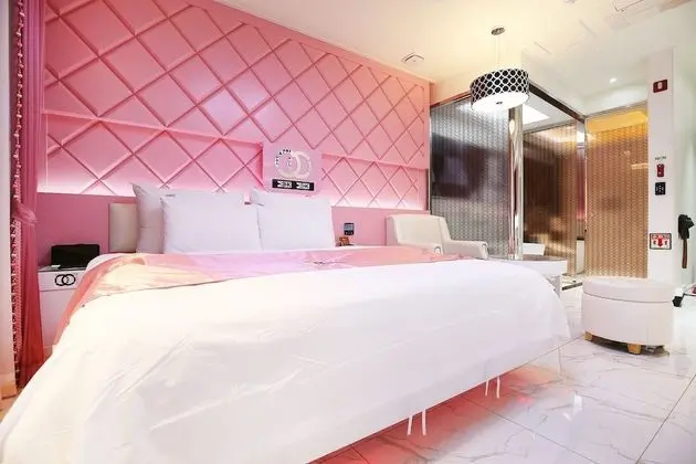 Premium Oda (Onsite payment for more than 2 people)