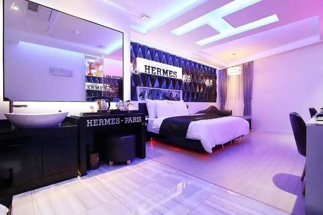 Premium Oda (Onsite payment for more than 2 people)