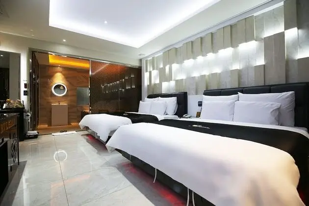 Semi Suite (Karaoke) - On site payment for more than 2 people