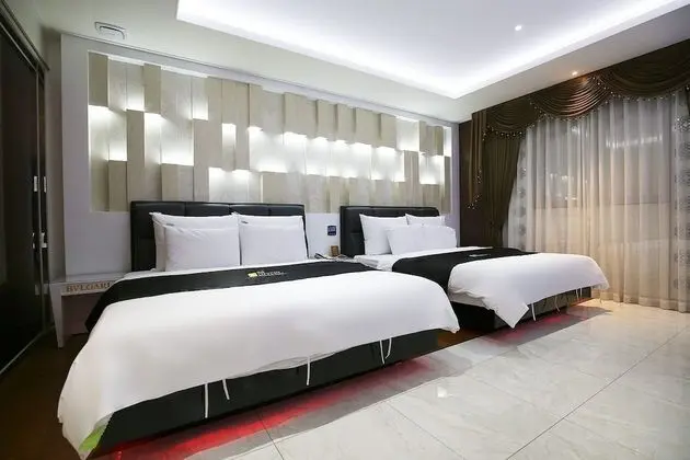 Semi Suite (Karaoke) - On site payment for more than 2 people