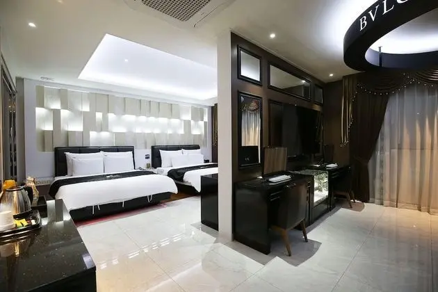 Semi Suite (Karaoke) - On site payment for more than 2 people