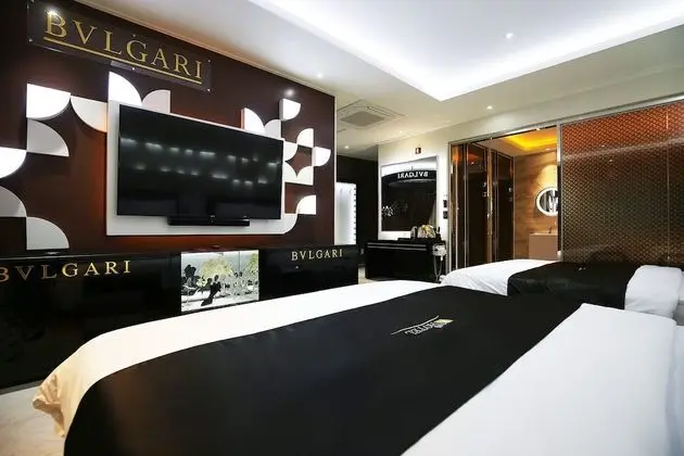 Semi Suite (Karaoke) - On site payment for more than 2 people