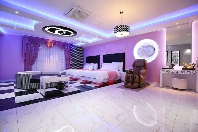 Semi Suite (Karaoke) - On site payment for more than 2 people