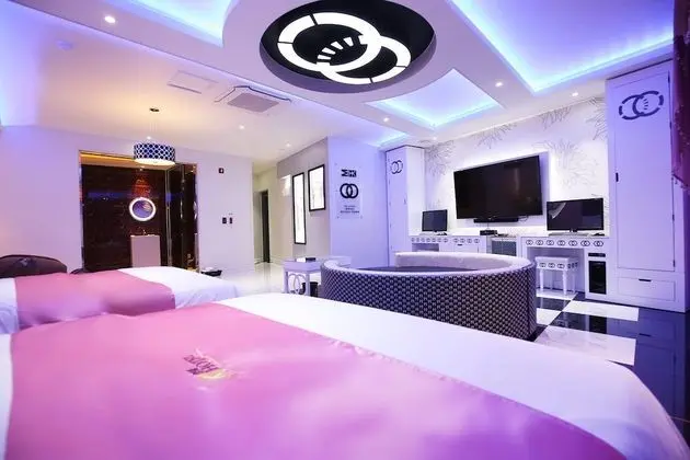 Semi Suite (Karaoke) - On site payment for more than 2 people