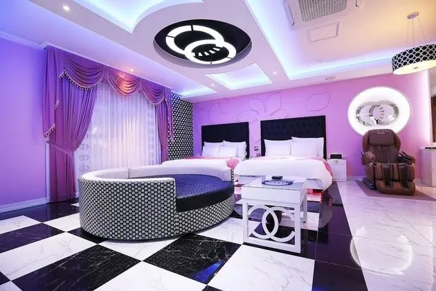 Semi Suite (Karaoke) - On site payment for more than 2 people