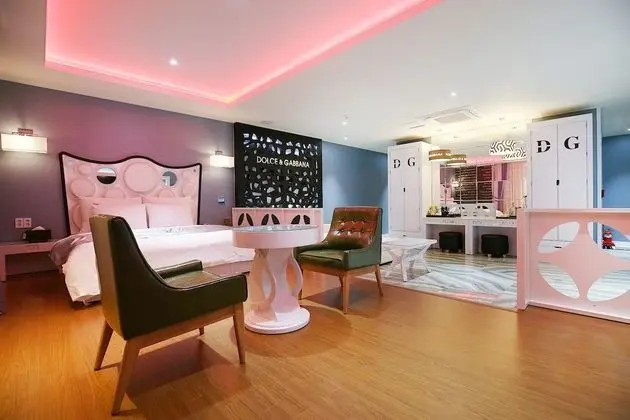 Semi Suite (Karaoke) - On site payment for more than 2 people