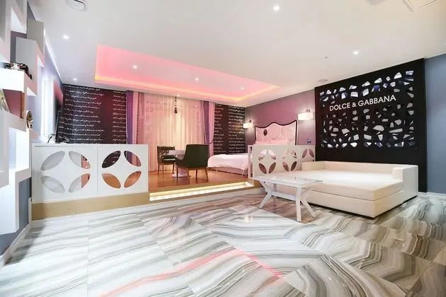 Semi Suite (Karaoke) - On site payment for more than 2 people