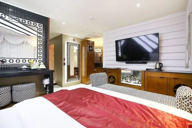 Semi Suite (Karaoke) - On site payment for more than 2 people