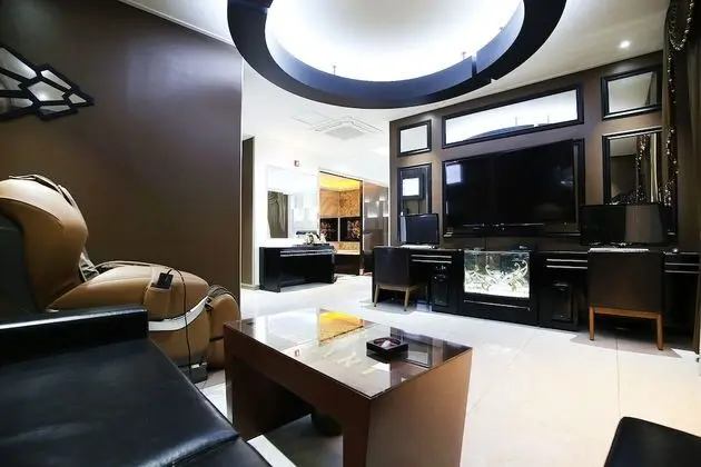 Semi Suite (Karaoke) - On site payment for more than 2 people