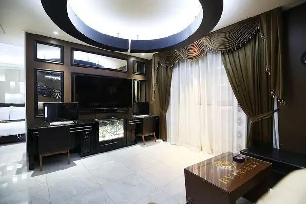 Semi Suite (Karaoke) - On site payment for more than 2 people