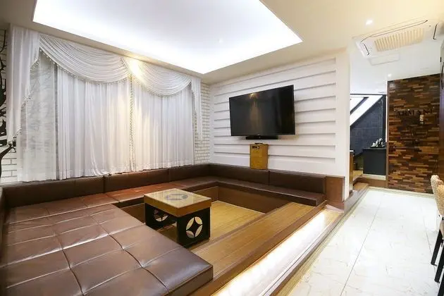 Semi Suite (Karaoke) - On site payment for more than 2 people