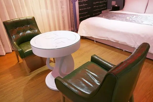 Semi Suite (Karaoke) - On site payment for more than 2 people