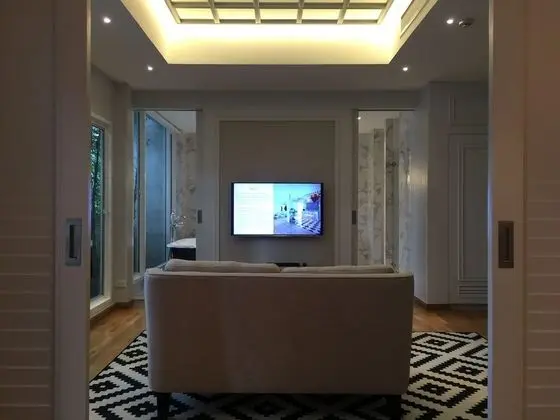 Marble Suite