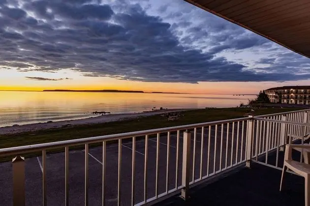 Oda, 1 Büyük (Queen) Boy Yatak, Sigara İçilebilir, Balkon (Lakefront View)