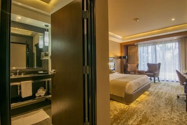 Premium Oda, 1 En Büyük (King) Boy Yatak, Danışma, Havuz Manzaralı (EXPEDIA)