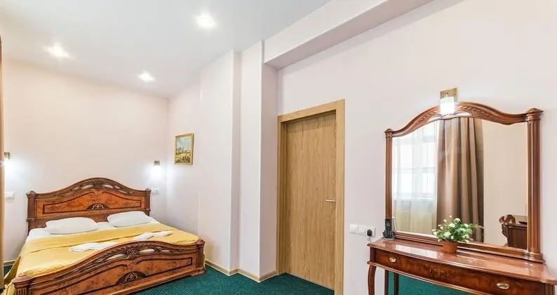 Luxury Tek Büyük Yataklı Oda