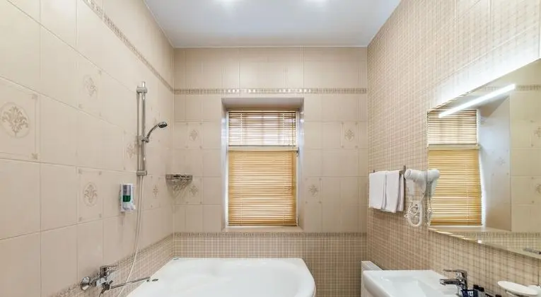 Luxury Tek Büyük Yataklı Oda