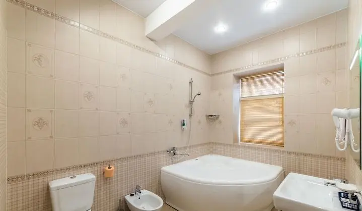 Luxury Tek Büyük Yataklı Oda