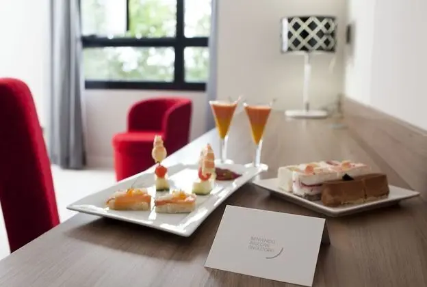 Oda (with living Room)