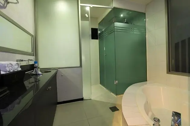 Deluxe Twin Room (Breakfast available on weekday only)