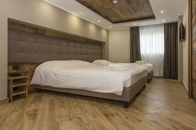 Üç Kişilik Oda