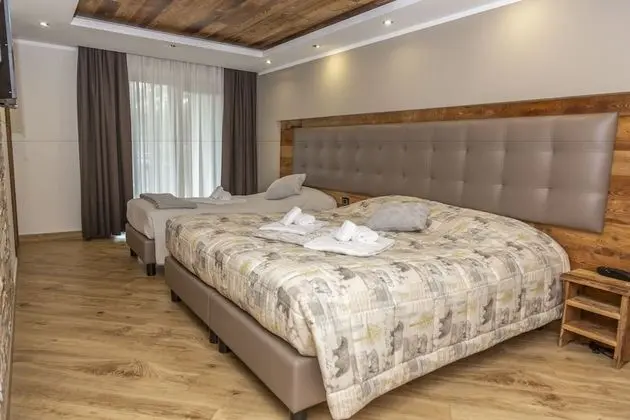 Üç Kişilik Oda