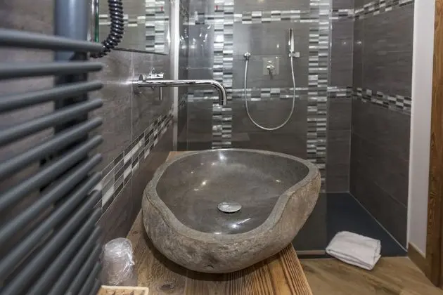 Üç Kişilik Oda