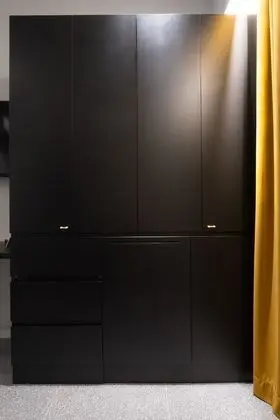 Black & White Suite