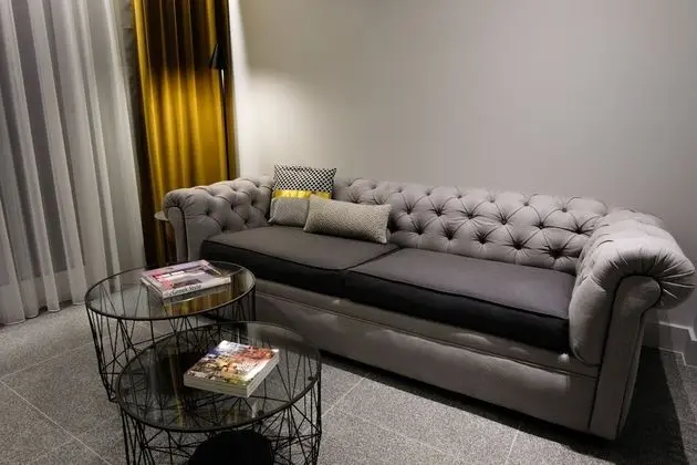 Black & White Suite