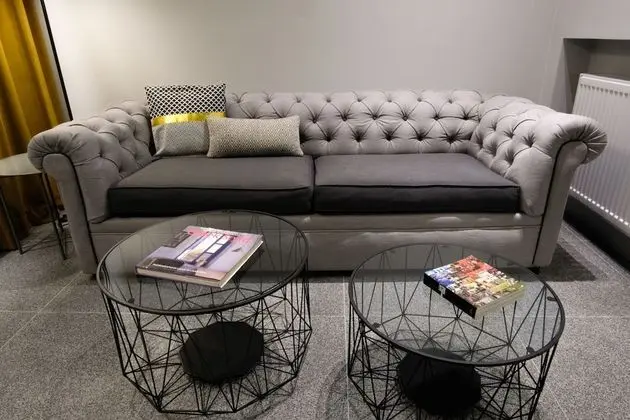 Black & White Suite