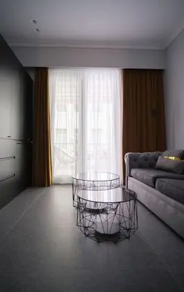 Black & White Suite