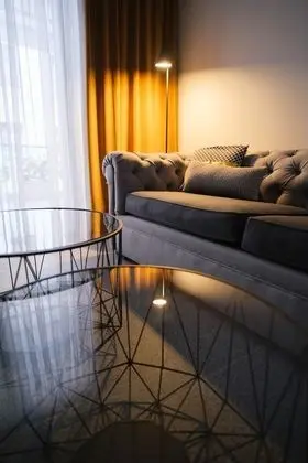 Black & White Suite